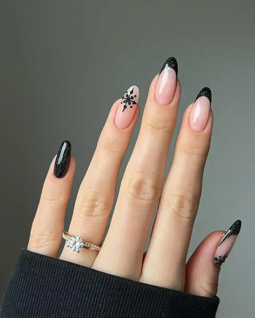 Black-Christmas-Nails.webp
