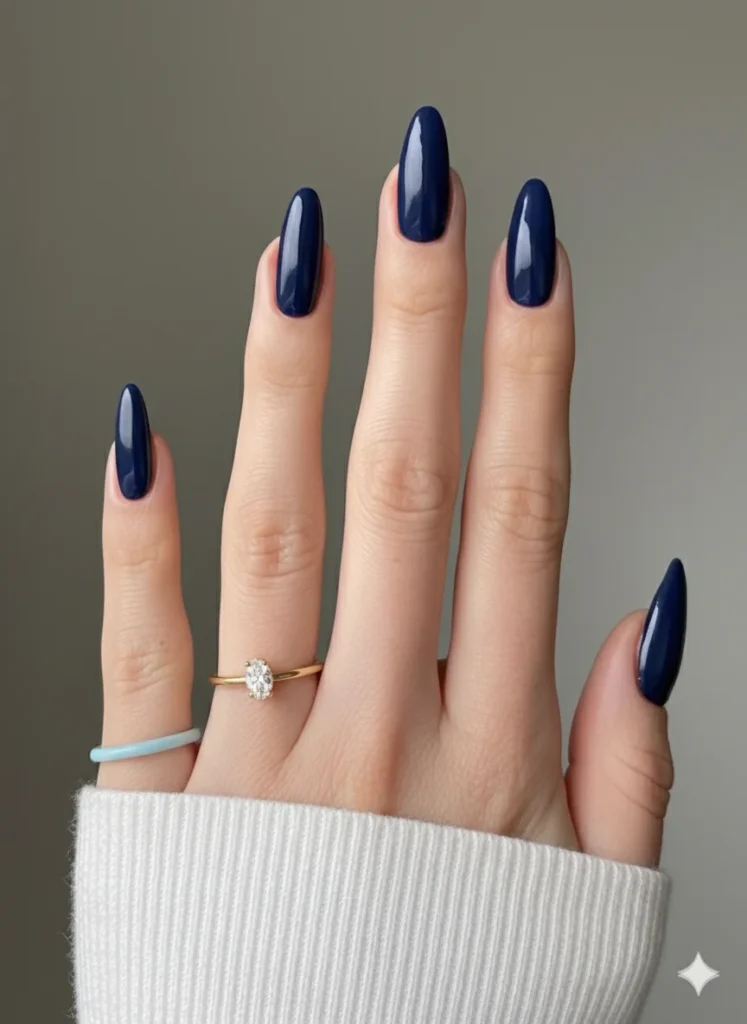 Classic-Navy-Blue-Nails.webp
