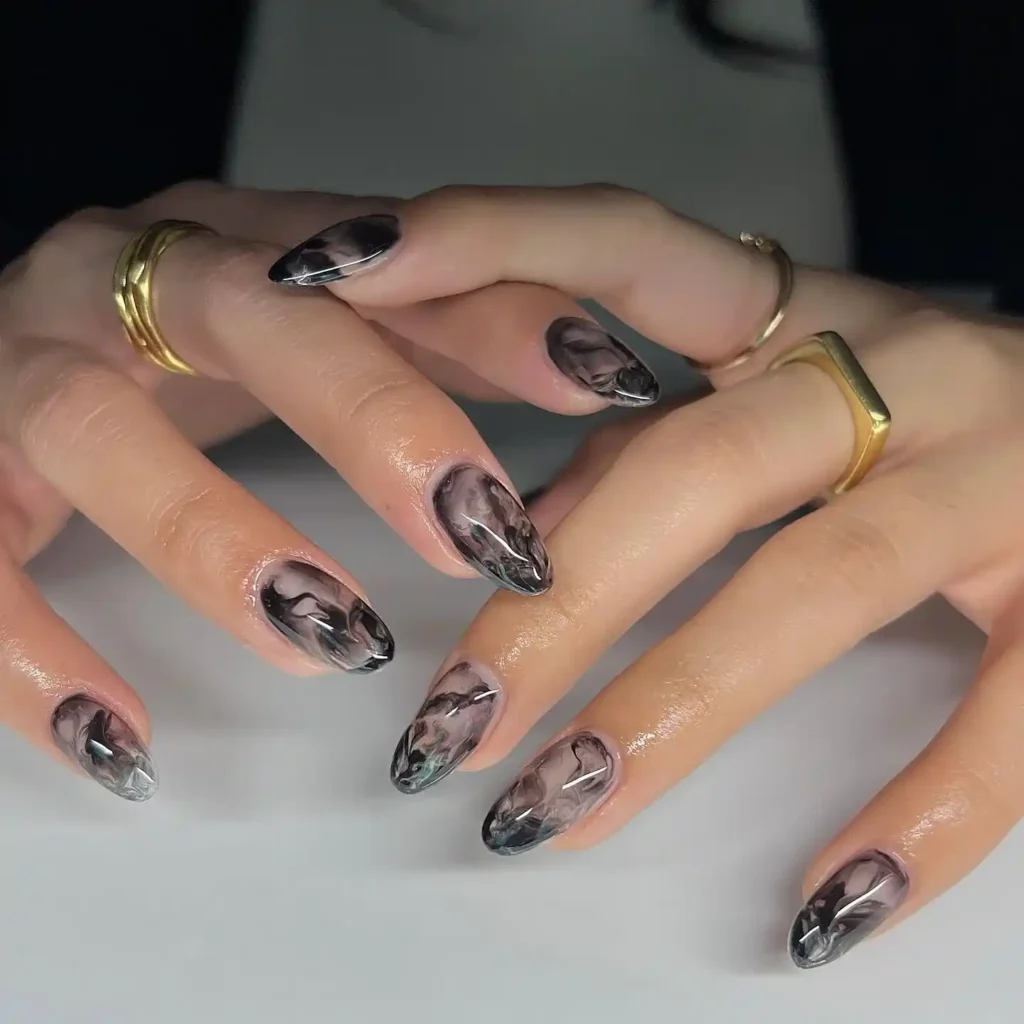 Marble-Black-Nails.webp
