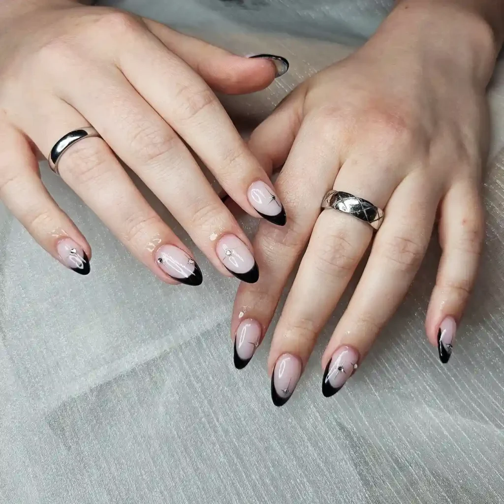 New-Year-Black-Nails.webp
