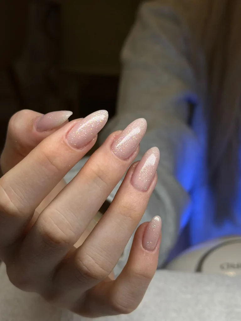 Nude-Glitter-Sugar-Nails.webp
