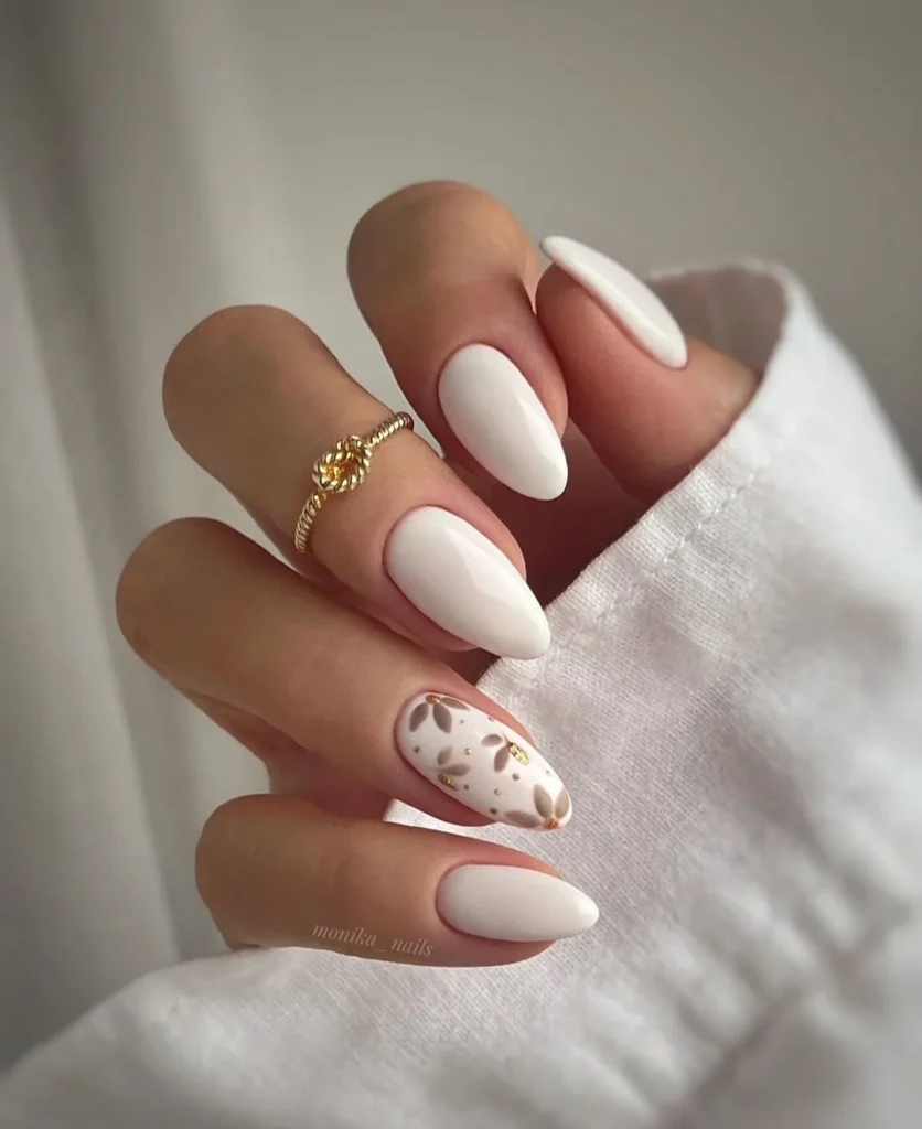 White-and-Gold-Detailed-Nail-Design.webp
