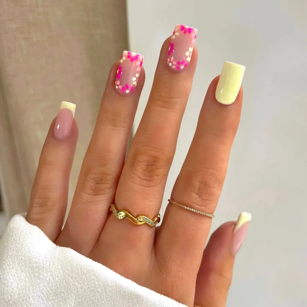 Banana-Split-Color-Streak-Nails.webp