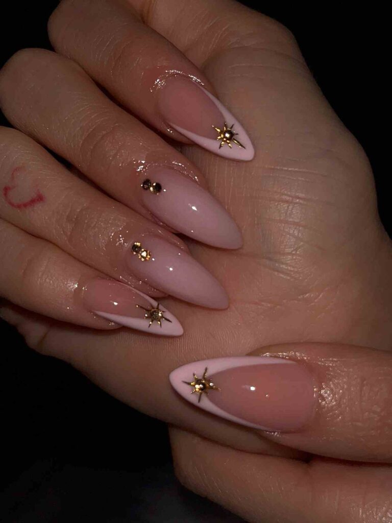 Star-Accent-pink-French-Tip-Nails.jpg